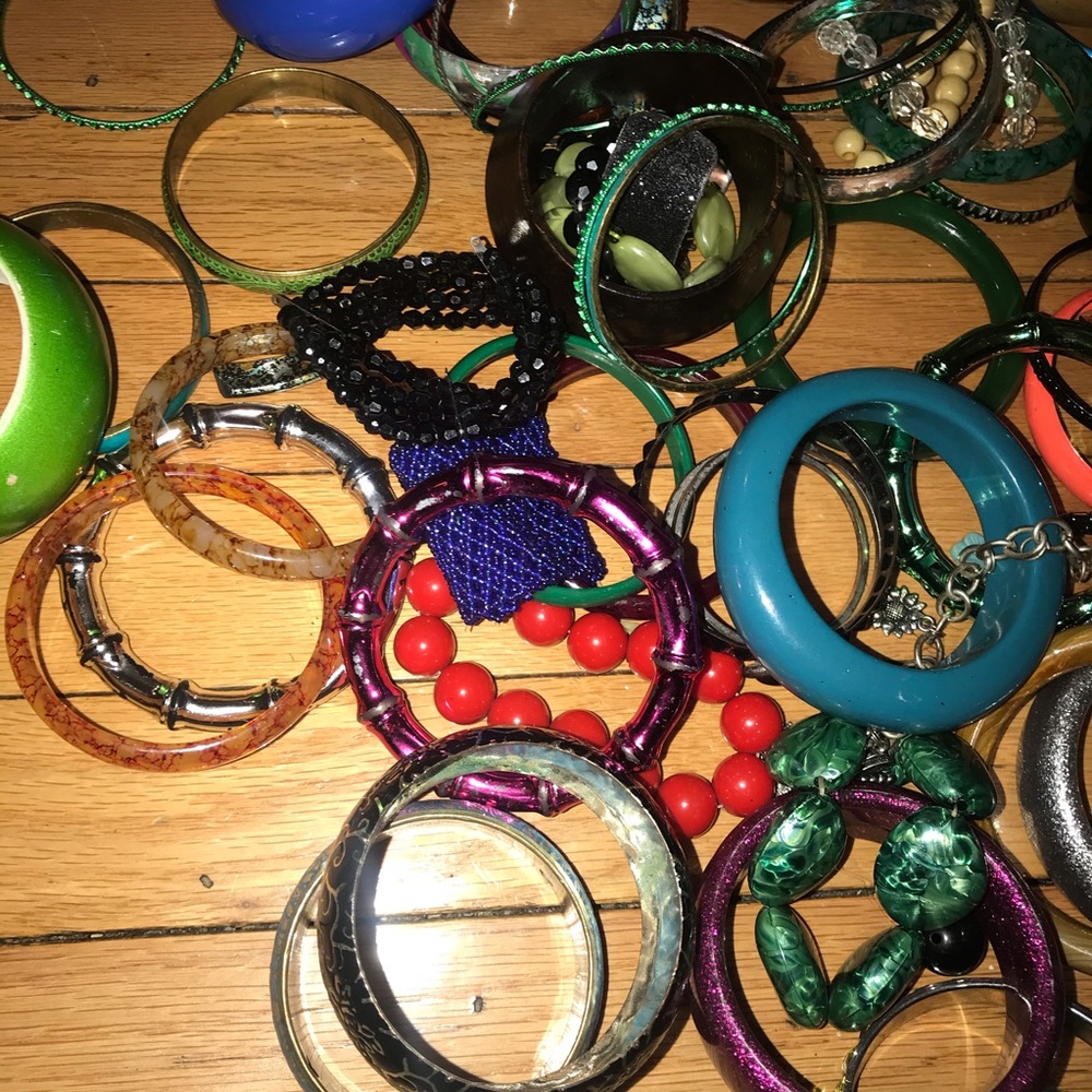 Bangles/Bracelet Multiple Colors (Plastic/Metal) - image 4